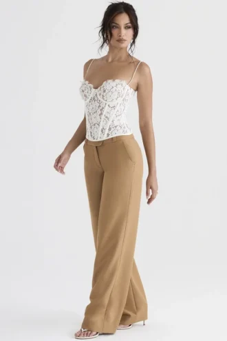 Pantalones entallados holgados Cameron Caramel