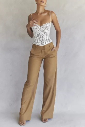 Pantalones entallados holgados Cameron Caramel