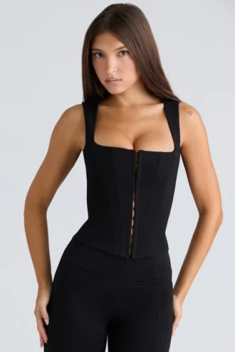 Tops de corsés ajustados negros con escote balconette