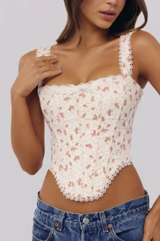 Tops de corsés de algodón con estampado de rosas blancas y ribete festoneado de Adina