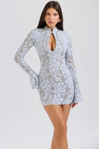 Vestido de encaje con abertura en el escote «Brianna Bluebell»
