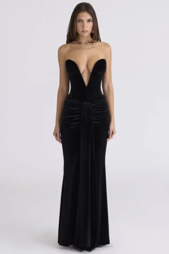 Vestido de Fiesta largo de terciopelo negro con escote profundo «Vienne» – Edición limitada