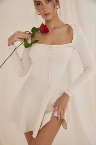 Vestido de punto delicado «Caprice» en color crema