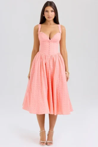 Vestido de Verano «Adalyn» en color melocotón con bordado inglés