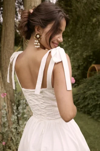 Vestido de Verano de algodón con pliegues «Hattie» en blanco
