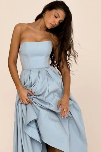 Vestido de Verano sin tirantes «Audrey» en azul toscano
