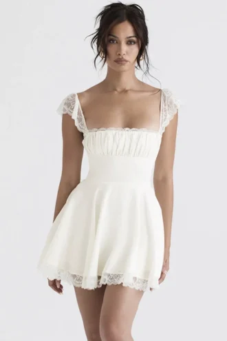 Vestido Kaia en línea A color marfil