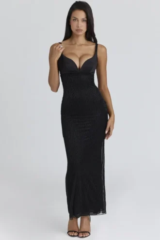 Vestido largo «Ari» negro con adornos de pedrería cosidos a mano – Edición limitada