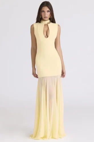 Vestido largo con abertura en la espalda «Raphaella» en amarillo mantequilla
