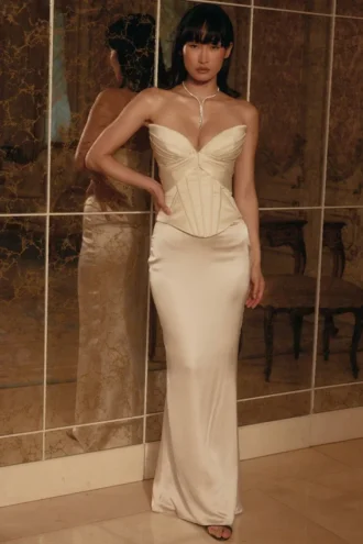Vestido largo con corsé de satén marfil «Eve» – Edición limitada