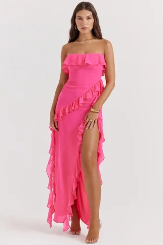 Vestido largo con volantes Sarina en fucsia
