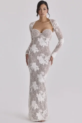 Vestido largo de encaje bordado «Lucienne» en color marfil – Edición limitada