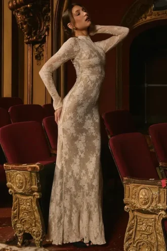Vestido largo de encaje melocotón Isoline