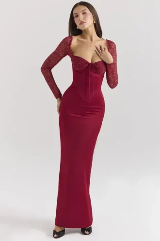 Vestido largo de satén Perdi Berry con corsés