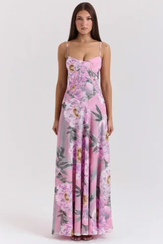 Vestido largo «Seren» con estampado floral rosa y espalda de encaje